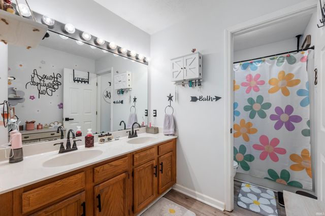 4909 W Prairiewood Drive, Muncie, IN 47304