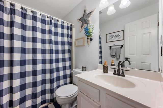 4909 W Prairiewood Drive, Muncie, IN 47304