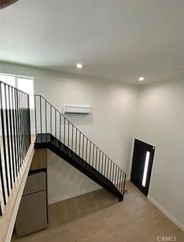 18701 Sunburst, Northridge, CA 91324