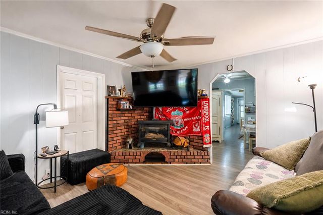 752 Old Oyster Point RD, Newport News, VA 23602