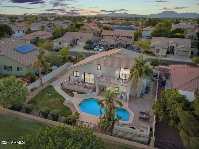 9737 E LOBO Avenue, Mesa, AZ 85209