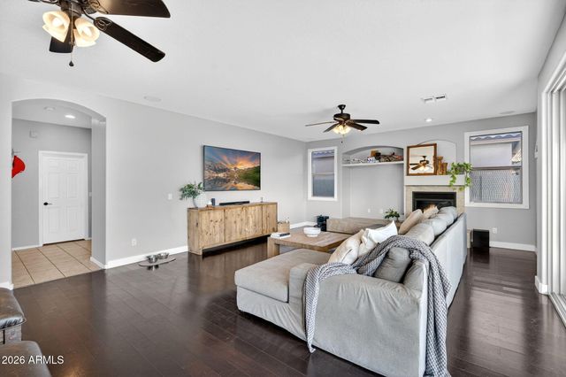 9737 E LOBO Avenue, Mesa, AZ 85209