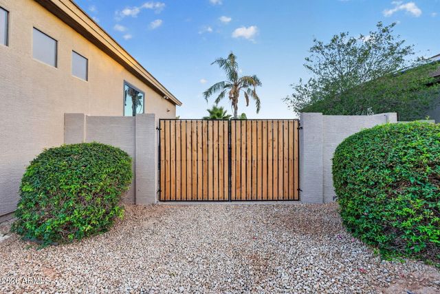 9737 E LOBO Avenue, Mesa, AZ 85209