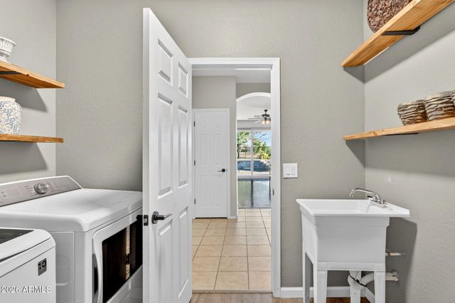 9737 E LOBO Avenue, Mesa, AZ 85209