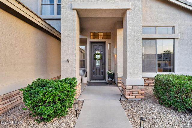9737 E LOBO Avenue, Mesa, AZ 85209