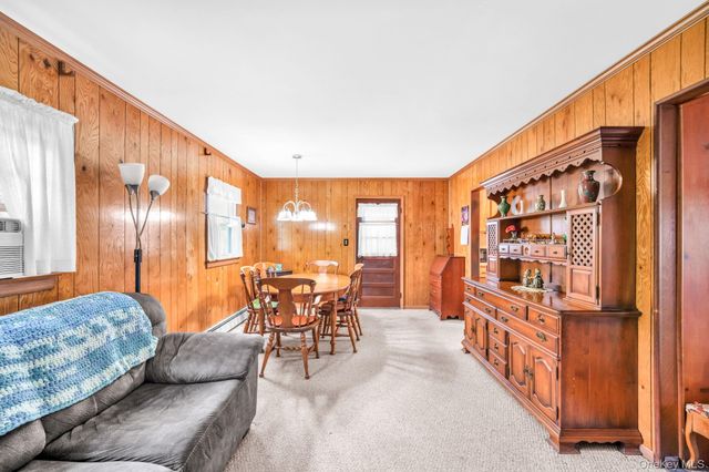 1 Bradish Lane, Babylon, NY 11702