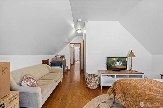 625 E Hazel Avenue, Burlington, WA 98233