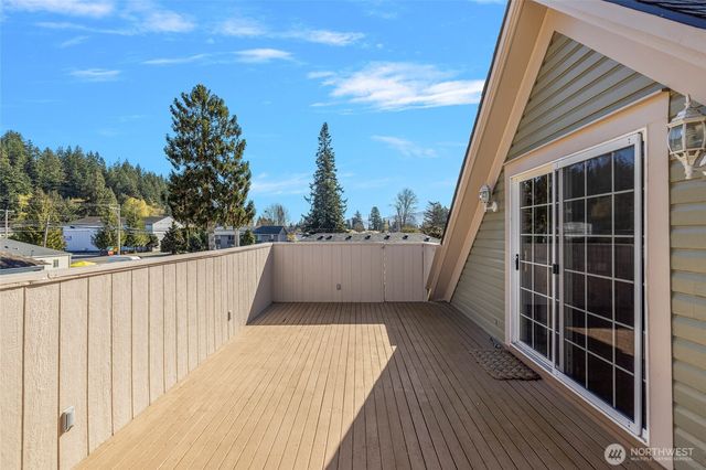 625 E Hazel Avenue, Burlington, WA 98233