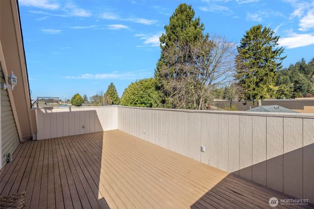 625 E Hazel Avenue, Burlington, WA 98233