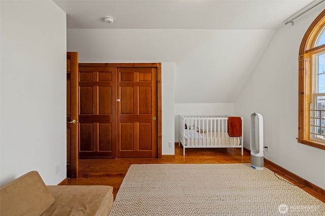 625 E Hazel Avenue, Burlington, WA 98233