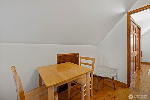 625 E Hazel Avenue, Burlington, WA 98233