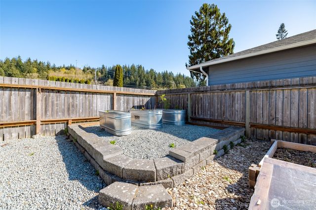 625 E Hazel Avenue, Burlington, WA 98233