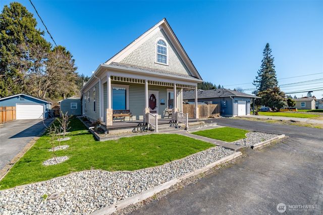 625 E Hazel Avenue, Burlington, WA 98233