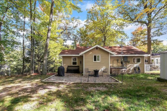 11229 Lake Street, Chippewa Twp, MI 49631