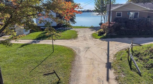 11229 Lake Street, Chippewa Twp, MI 49631