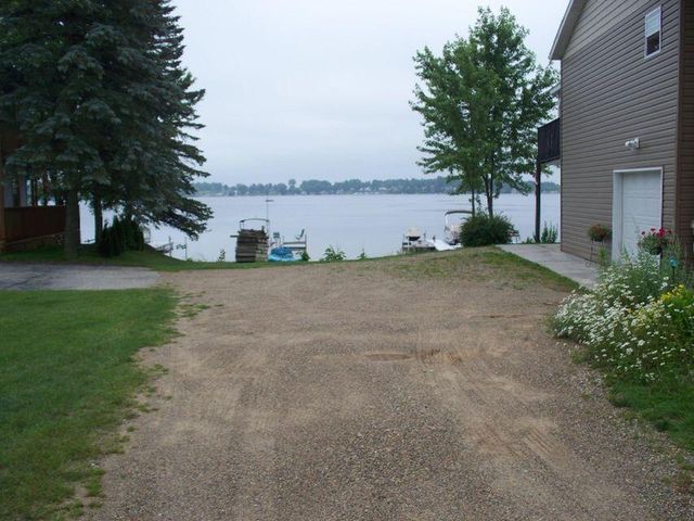 11229 Lake Street, Chippewa Twp, MI 49631