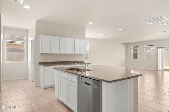 5863 E Rosina Dell Place, San Tan Valley, AZ 85140