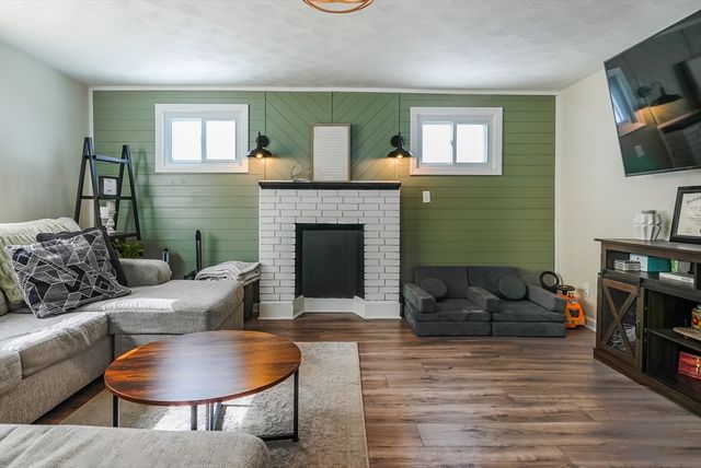 87 Adams St, New Bedford, MA 02746