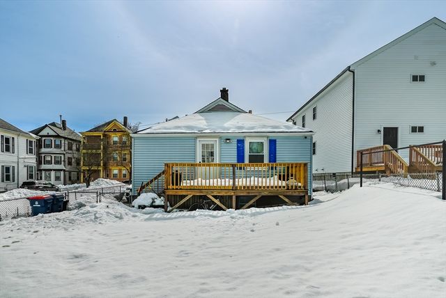 87 Adams St, New Bedford, MA 02746