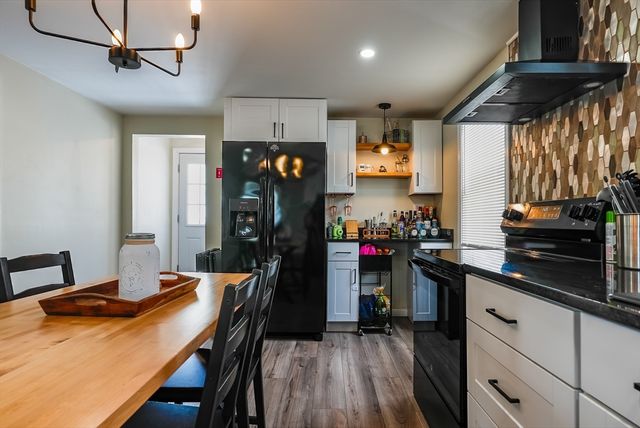 87 Adams St, New Bedford, MA 02746