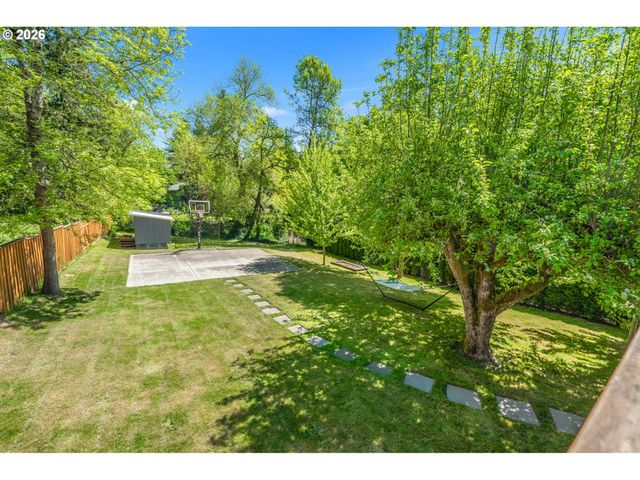 8370 Sw 74TH Ave, Portland, OR 97223