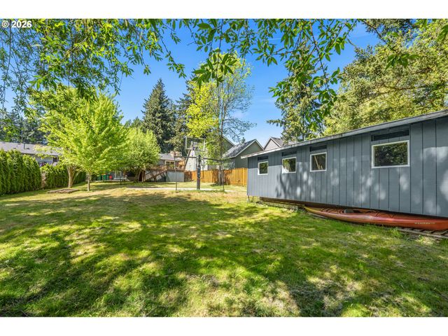 8370 Sw 74TH Ave, Portland, OR 97223