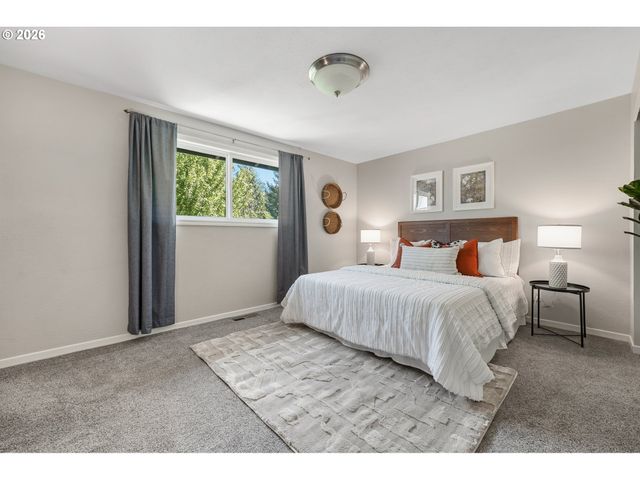 8370 Sw 74TH Ave, Portland, OR 97223