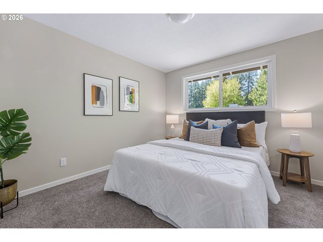 8370 Sw 74TH Ave, Portland, OR 97223