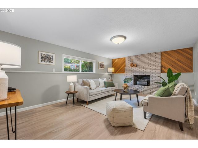 8370 Sw 74TH Ave, Portland, OR 97223