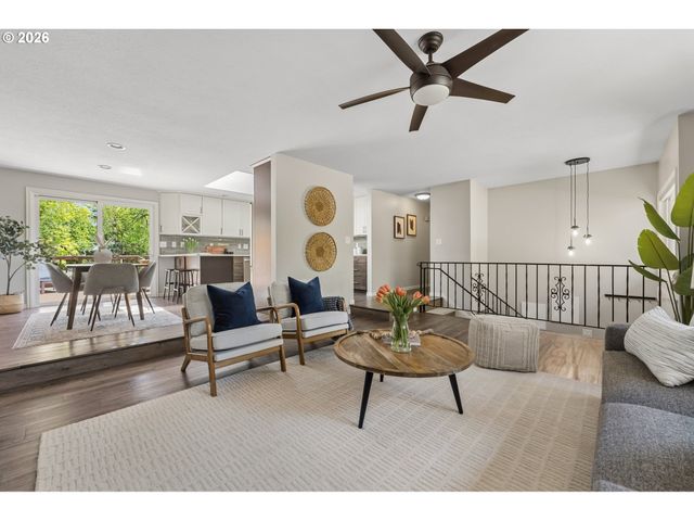 8370 Sw 74TH Ave, Portland, OR 97223
