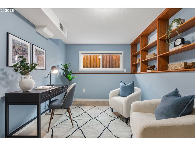 8370 Sw 74TH Ave, Portland, OR 97223