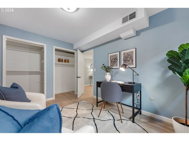 8370 Sw 74TH Ave, Portland, OR 97223