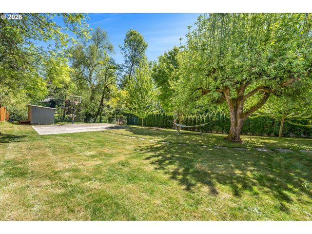 8370 Sw 74TH Ave, Portland, OR 97223