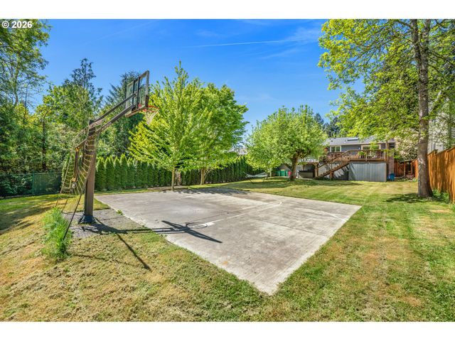 8370 Sw 74TH Ave, Portland, OR 97223