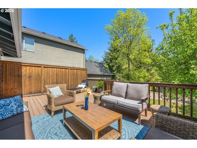 8370 Sw 74TH Ave, Portland, OR 97223