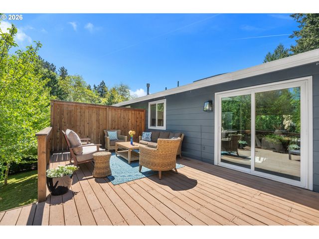 8370 Sw 74TH Ave, Portland, OR 97223
