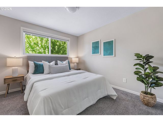 8370 Sw 74TH Ave, Portland, OR 97223