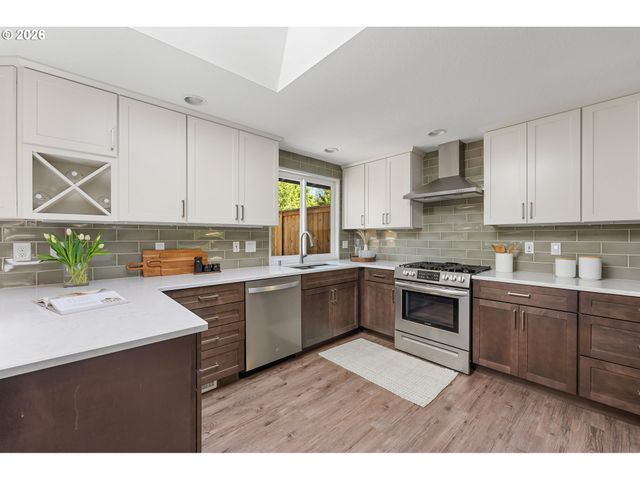 8370 Sw 74TH Ave, Portland, OR 97223
