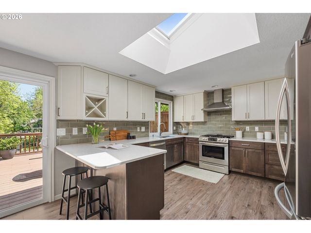 8370 Sw 74TH Ave, Portland, OR 97223