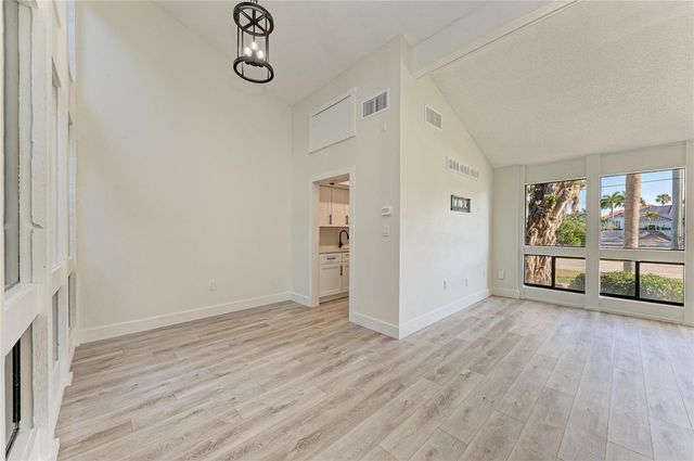 800 S BLVD OF THE PRESIDENTS 9, Sarasota, FL 34236