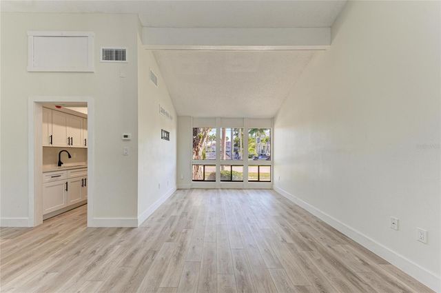 800 S BLVD OF THE PRESIDENTS 9, Sarasota, FL 34236