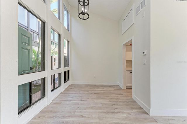 800 S BLVD OF THE PRESIDENTS 9, Sarasota, FL 34236