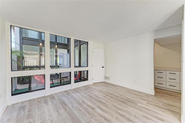 800 S BLVD OF THE PRESIDENTS 9, Sarasota, FL 34236