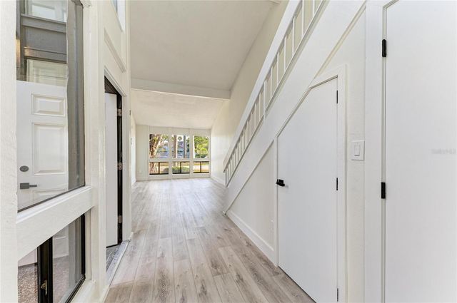 800 S BLVD OF THE PRESIDENTS 9, Sarasota, FL 34236