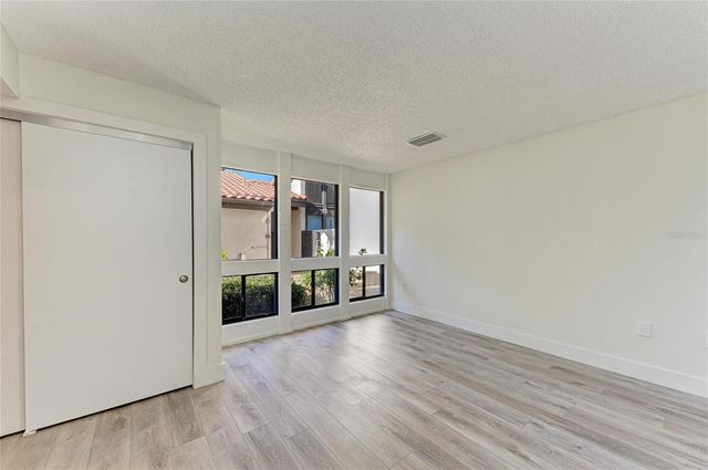 800 S BLVD OF THE PRESIDENTS 9, Sarasota, FL 34236