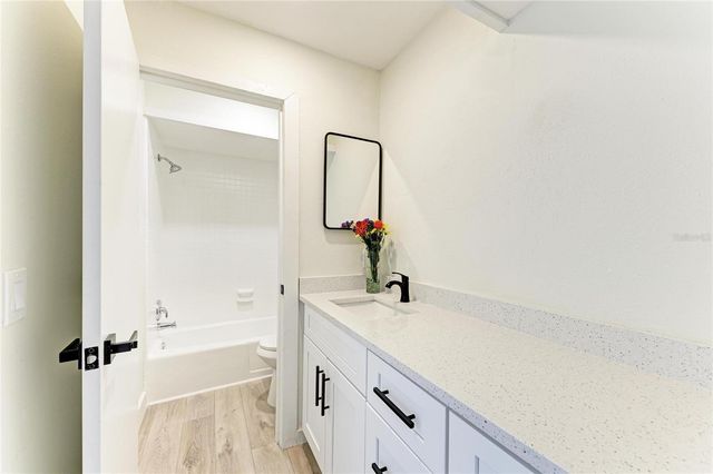 800 S BLVD OF THE PRESIDENTS 9, Sarasota, FL 34236