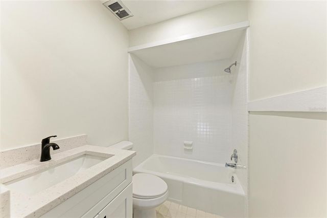 800 S BLVD OF THE PRESIDENTS 9, Sarasota, FL 34236