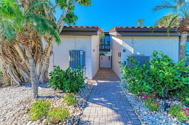 800 S BLVD OF THE PRESIDENTS 9, Sarasota, FL 34236