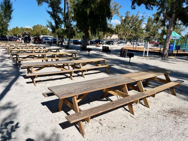 800 S BLVD OF THE PRESIDENTS 9, Sarasota, FL 34236