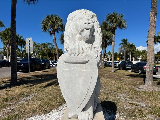 800 S BLVD OF THE PRESIDENTS 9, Sarasota, FL 34236